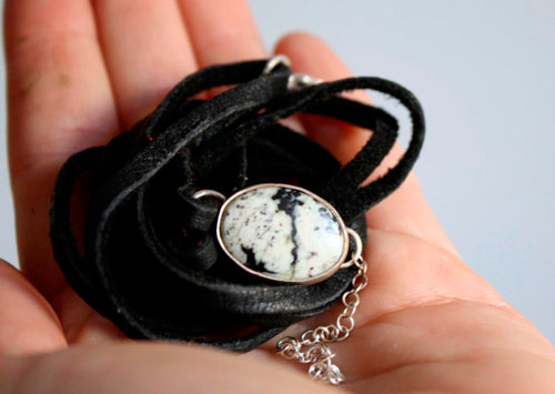 Sapheda, purity and strength bracelet in silver, leather, and dendritic agate