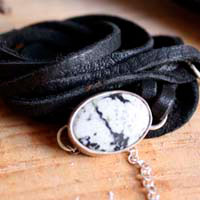 Sapheda, purity and strength bracelet in silver, leather, and dendritic agate