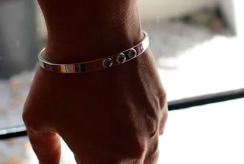 Sarah, freedom and spirituality bracelet in silver with blue zircon