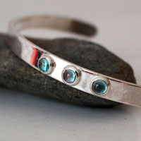 Sarah, freedom and spirituality bracelet in silver with blue zircon
