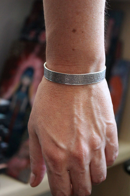 Scent of the Orient, cashmere bracelet in sterling silver