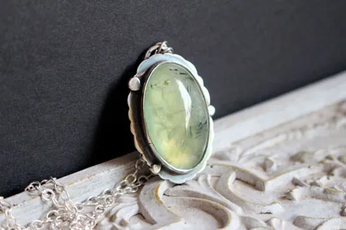 Serephina, Baroque long necklace in sterling silver and prehnite