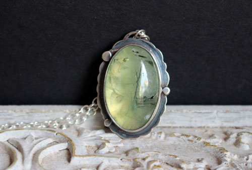 Serephina, Baroque long necklace in sterling silver and prehnite