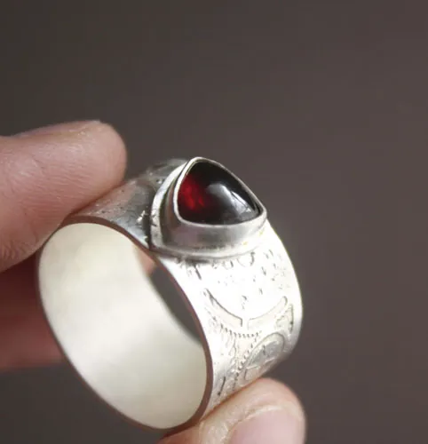 Sherlock Holmes, neo-Victorian steampunk gear ring in silver and garnet