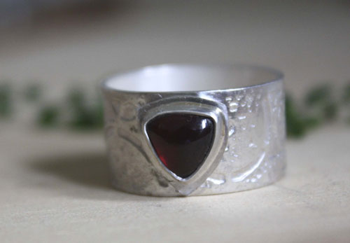 Sherlock Holmes, neo-Victorian steampunk gear ring in silver and garnet