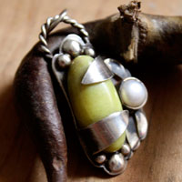 Shinju, spring awakening pendant in silver, pearl, and aventurine