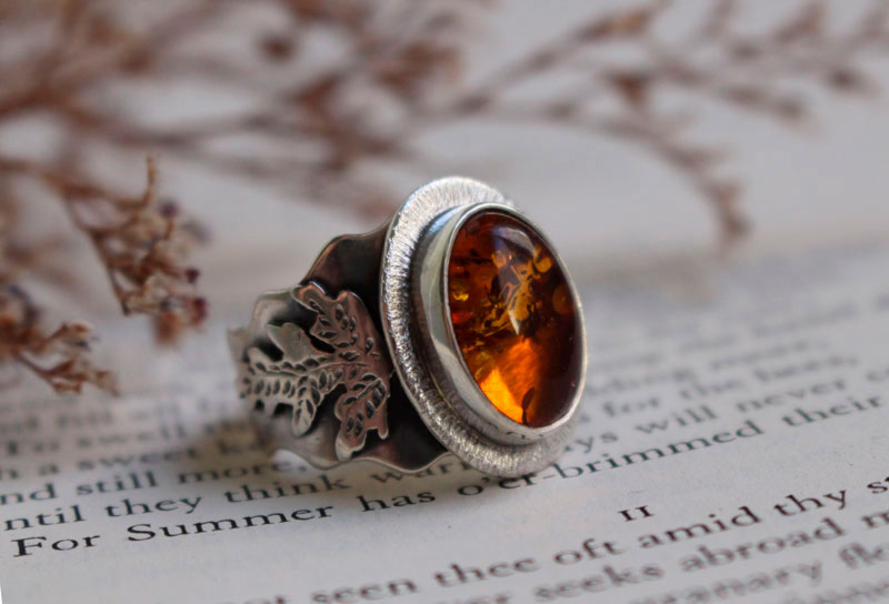 Small gold leaf, leaf ring in sterling silver and amber