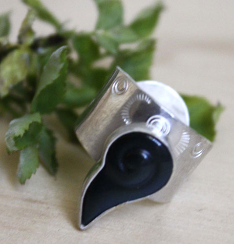 Snigill, infinity snail ring in sterling silver and rainbow obsidian