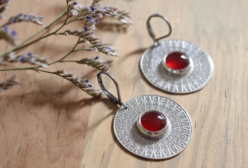 Solar disc, egyptian light earrings in silver and carnelian
