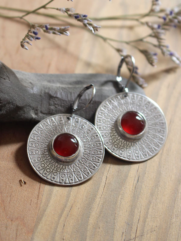 Solar disc, egyptian light earrings in silver and carnelian
