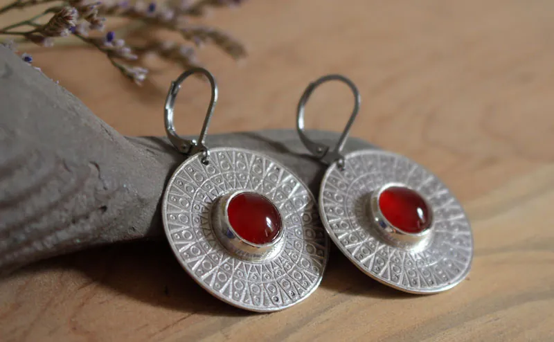 Solar disc, egyptian light earrings in silver and carnelian