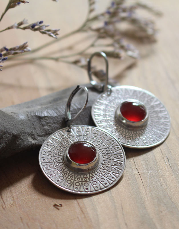 Solar disc, egyptian light earrings in silver and carnelian