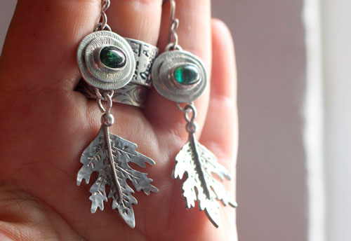 Spirit of the forest, Japanese Kodama earrings in silver and green tourmaline