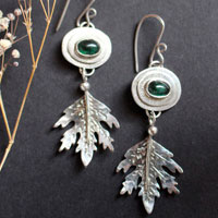Spirit of the forest, Japanese Kodama earrings in silver and green tourmaline