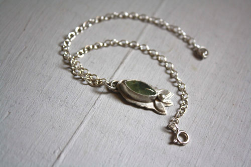 Spring flowers, botanical bracelet in sterling silver and prehnite