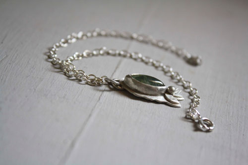 Spring flowers, botanical bracelet in sterling silver and prehnite