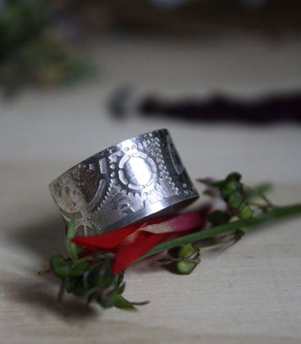 Steampunk, neo-Victorian gear ring in sterling silver