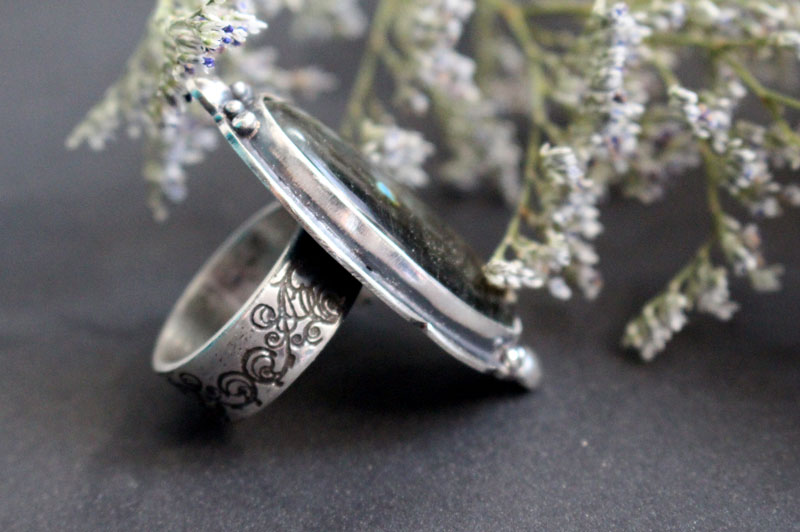 Storm sky, celestial mirror ring in sterling silver and labradorite