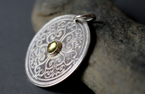 Sunilda, medieval shield pendant in silver and yellow quartz