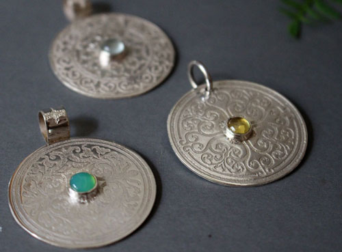 Sunilda, medieval shield pendant in silver and yellow quartz