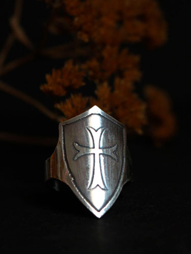 Shield, medieval cross ring in sterling silver