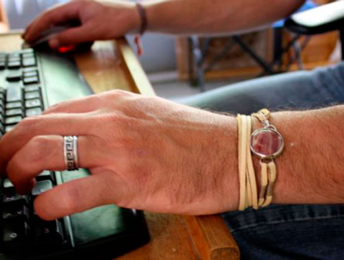 Shina, red sand bracelet in silver, leather and picture jasper