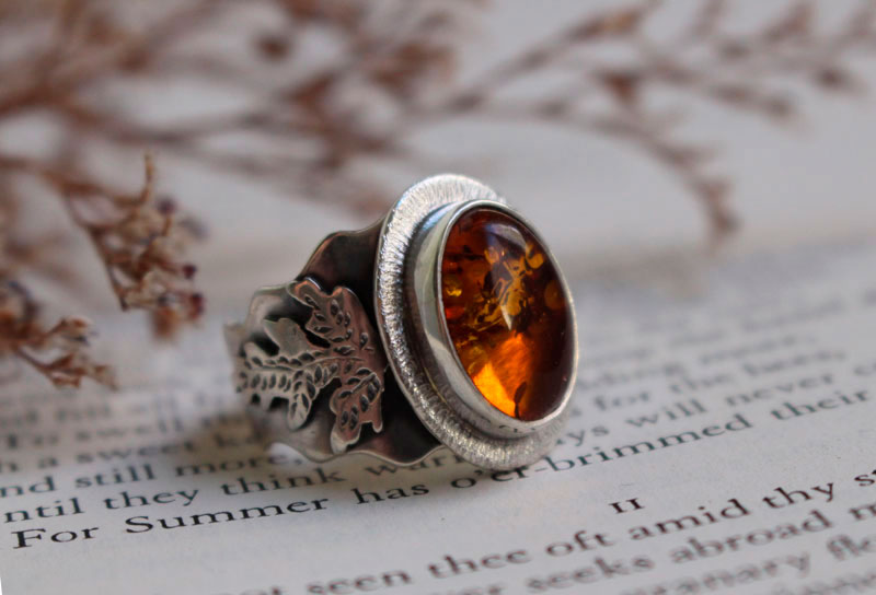 Small gold leaf, leaf ring in sterling silver and amber