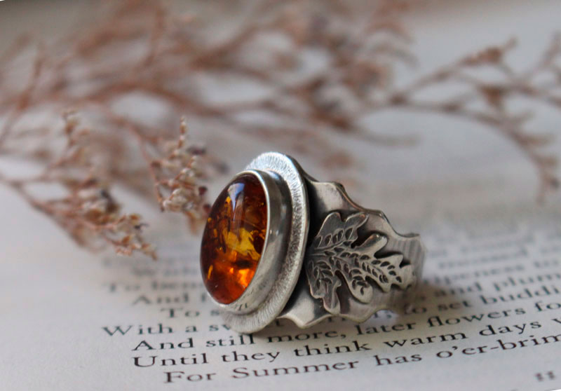 Small gold leaf, leaf ring in sterling silver and amber