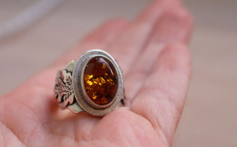 Small gold leaf, leaf ring in sterling silver and amber