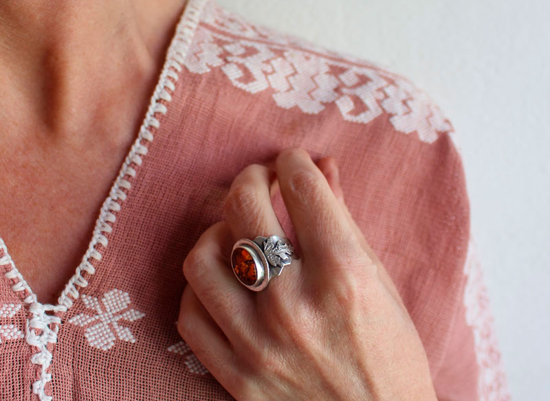 Small gold leaf, leaf ring in sterling silver and amber