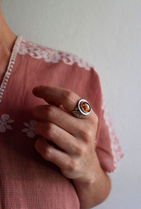 Small gold leaf, leaf ring in sterling silver and amber