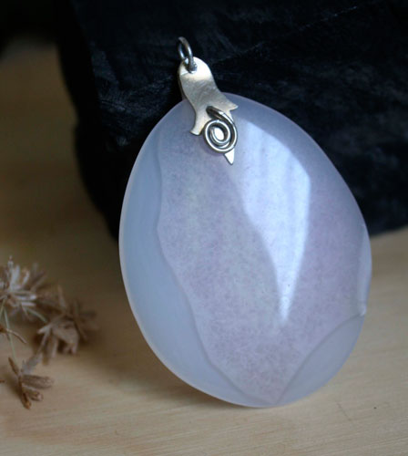 Tea rose, botanical pendant in sterling silver and rose quartz