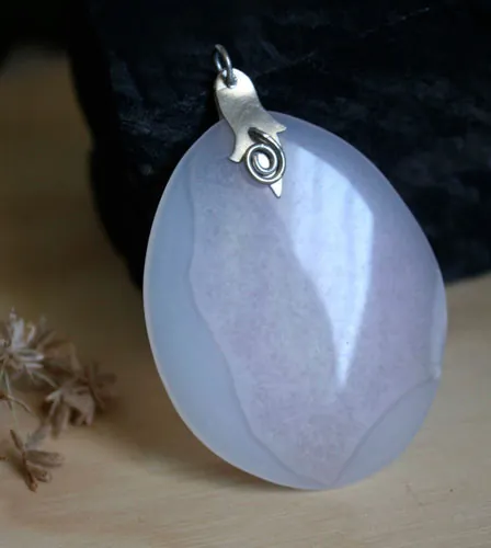 Tea rose, botanical pendant in sterling silver and rose quartz