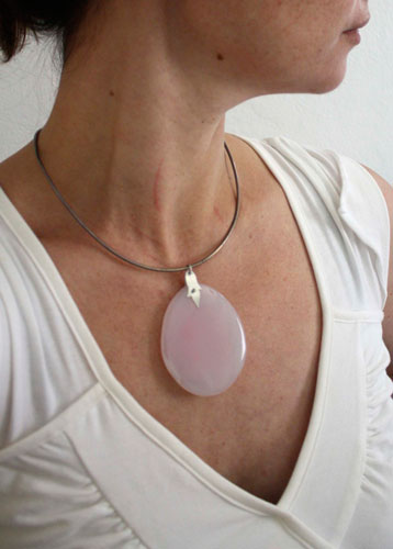 Tea rose, botanical pendant in sterling silver and rose quartz
