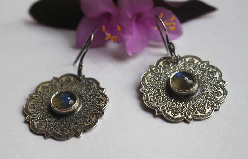 The air, aerial mandala earrings in silver and labradorite