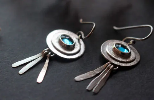 The blue of the sky, happiness earrings in sterling silver and spinel