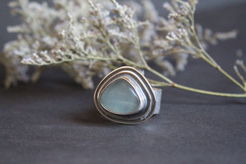 The blue of the waves, sea movement ring in silver and fluorite