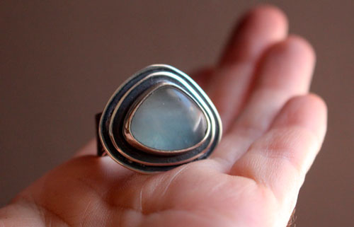 The blue of the waves, sea movement ring in silver and fluorite