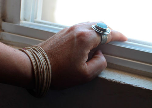 The blue of the waves, sea movement ring in silver and fluorite