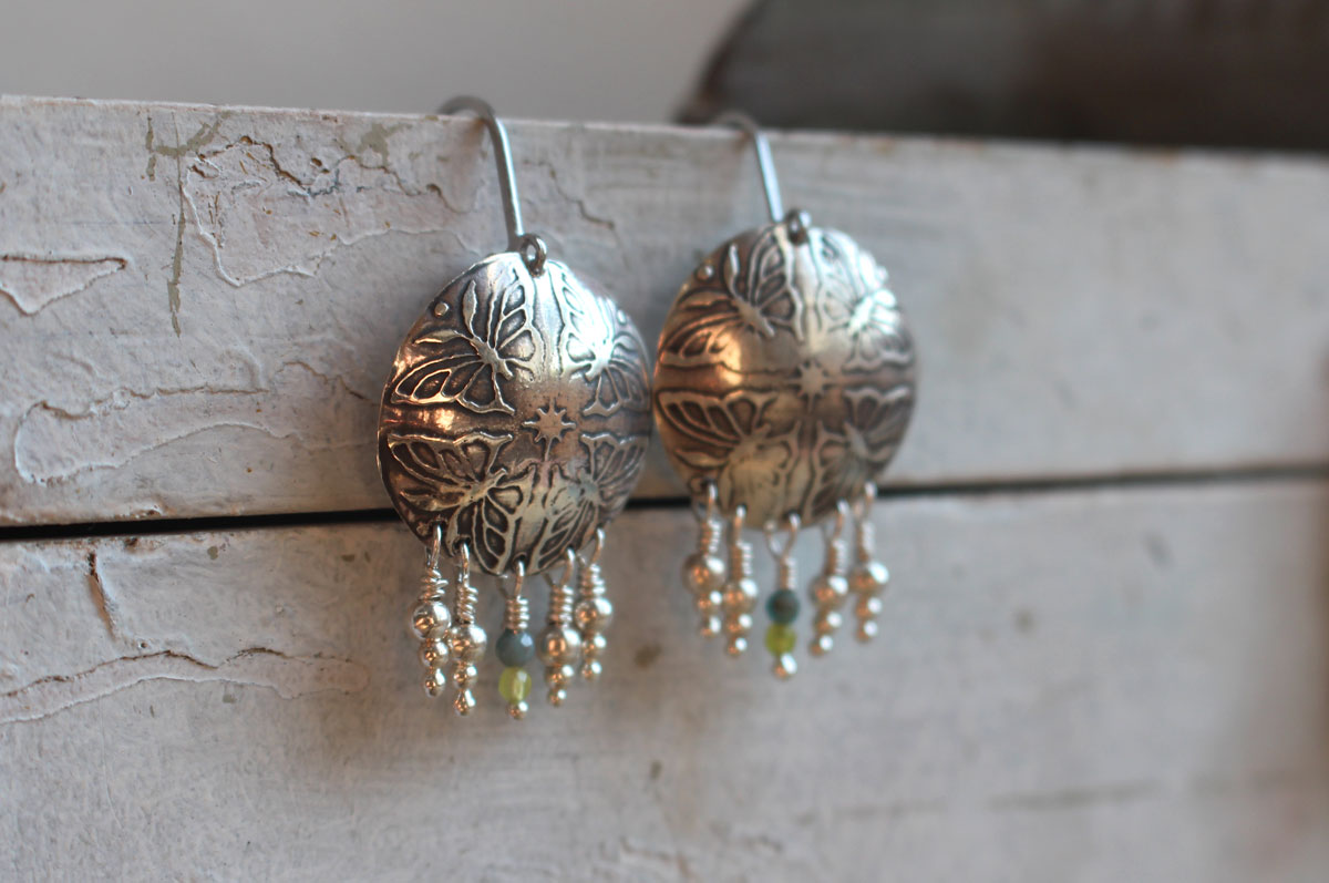 The dance of the butterflies, spring energy earrings in silver, green agate and apatite