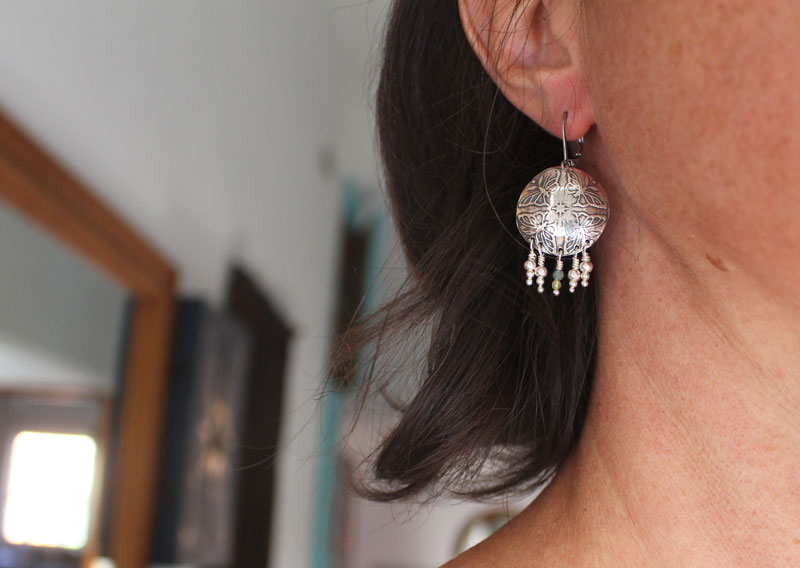 The dance of the butterflies, spring energy earrings in silver, green agate and apatite