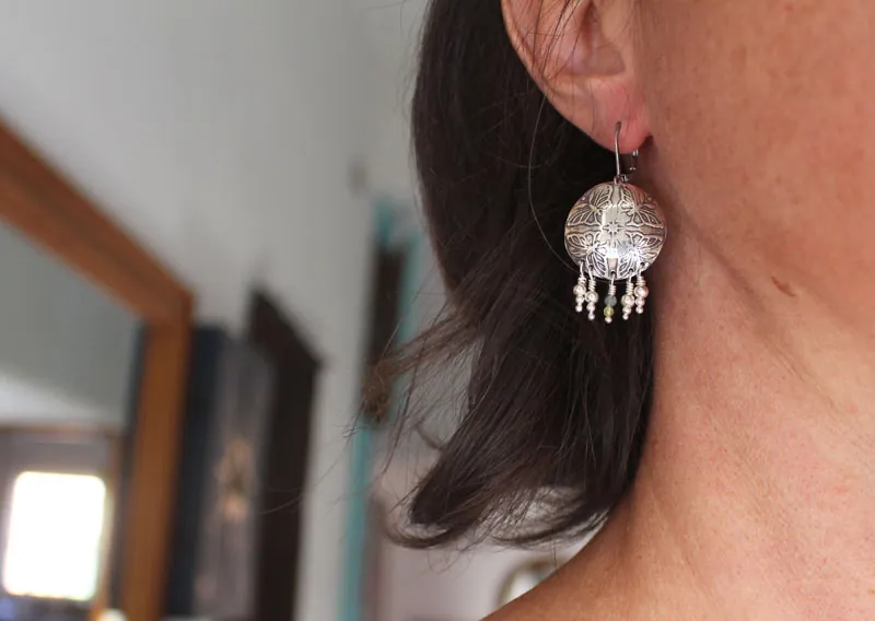 The dance of the butterflies, spring energy earrings in silver, green agate and apatite