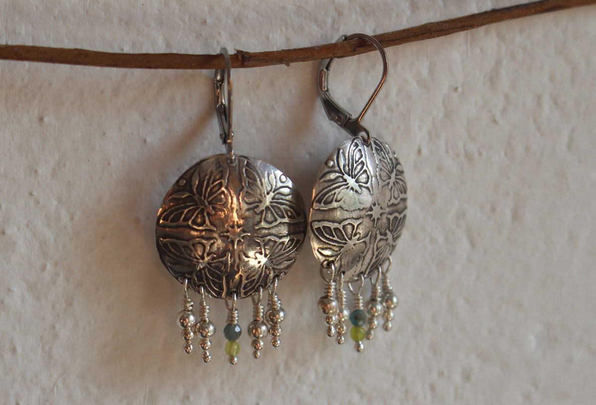 The dance of the butterflies, spring energy earrings in silver, green agate and apatite