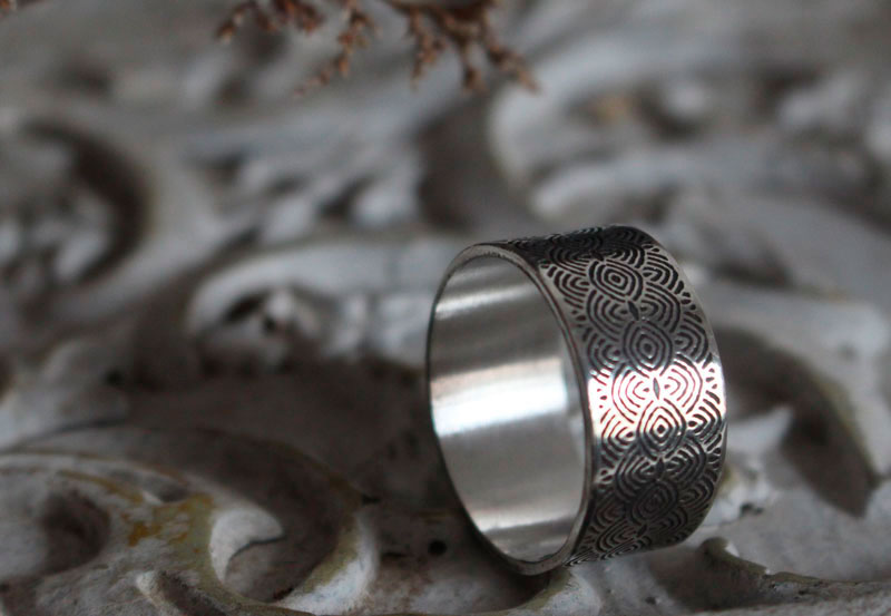 The door to the past, Neolithic spiral and circle ring in silver