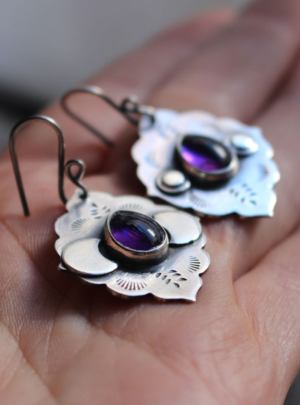 The evening star, Moorish architecture earrings in silver and amethyst