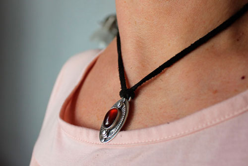The eye of dreams, encouragement necklace in silver and garnet