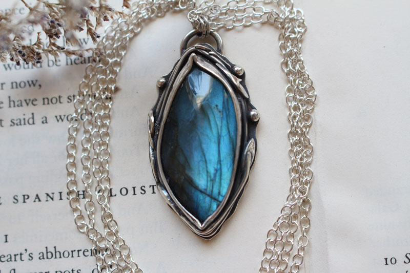 The eye of the forest, nature&rsquo;s magic necklace in silver and labradorite