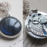 The eye of the night, owl in the forest necklace in silver and labradorite
