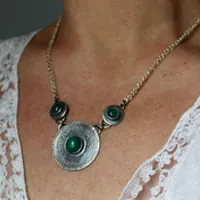 The lady of the lake, medieval necklace in sterling silver and green agate