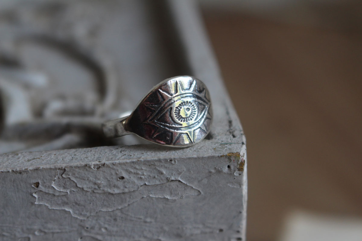 The lamp of the eye, light ring in sterling silver
